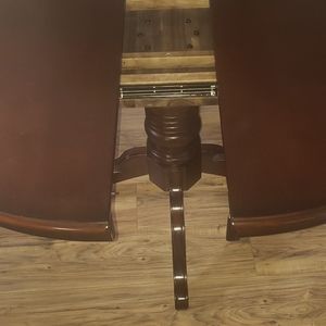 Dining room set plus hanging wall decor